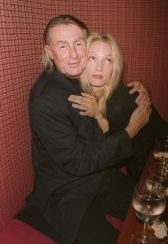 Joel Schumacher and Uma Thurman 2000, NY.jpg